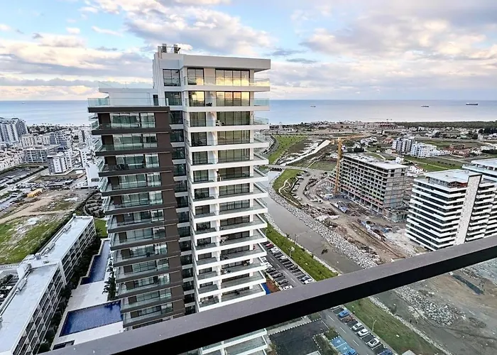 Super Luxury 1 Bedroom On 27th Floor In Grand Sapphire